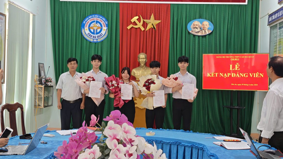 Lễ kết nạp Đảng viên mới và sinh hoạt Chi bộ nhà trường