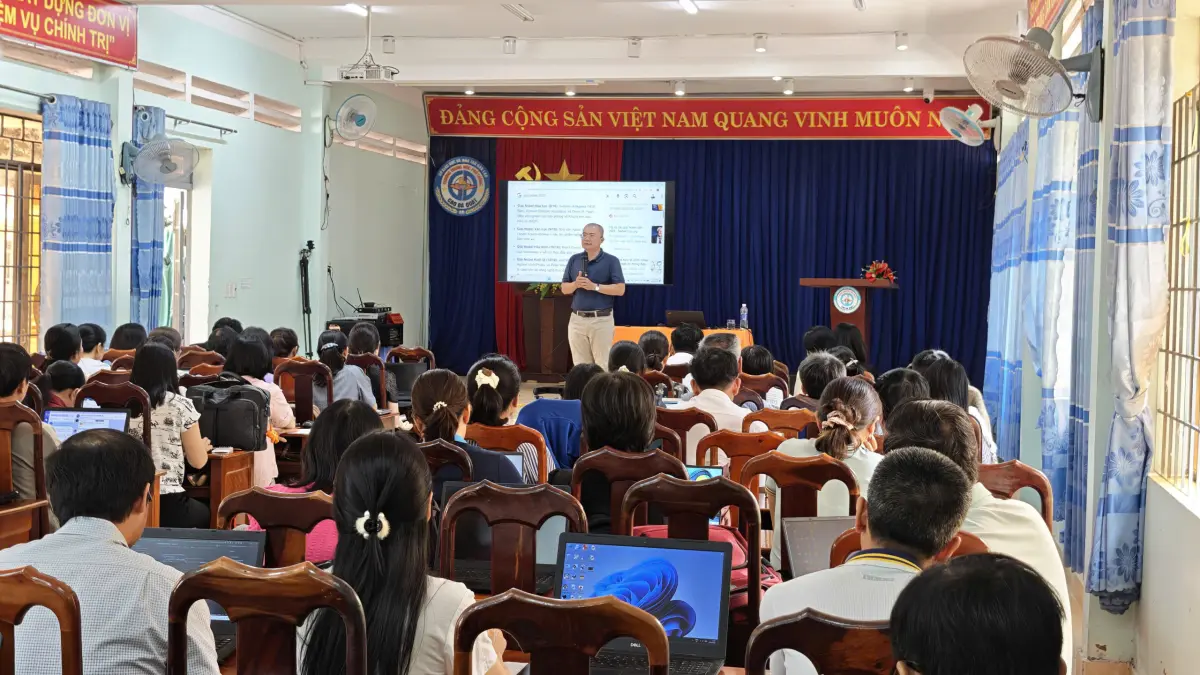 Đẩy mạnh chuyển đổi số trong trường học